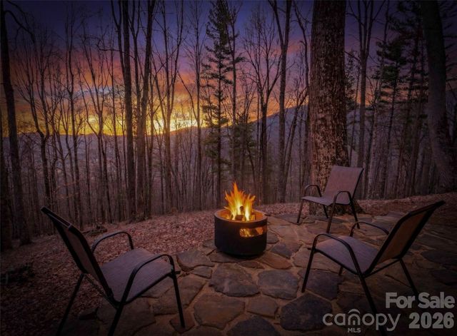 462 Little Mountain Road, Bakersville, NC 28705