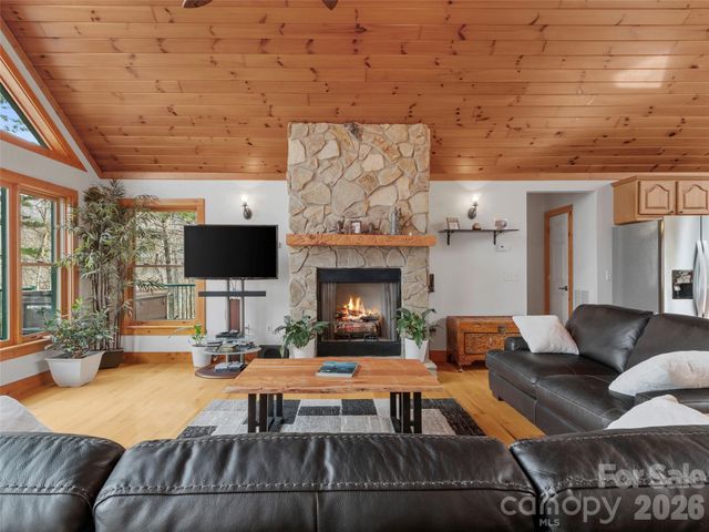 462 Little Mountain Road, Bakersville, NC 28705