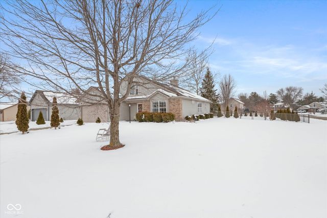 1042 Scarlet Oak Lane, Mooresville, IN 46158