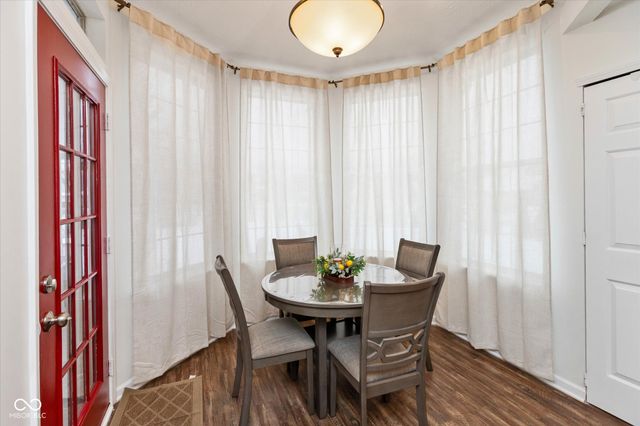 1042 Scarlet Oak Lane, Mooresville, IN 46158