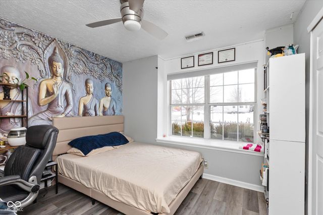 1042 Scarlet Oak Lane, Mooresville, IN 46158