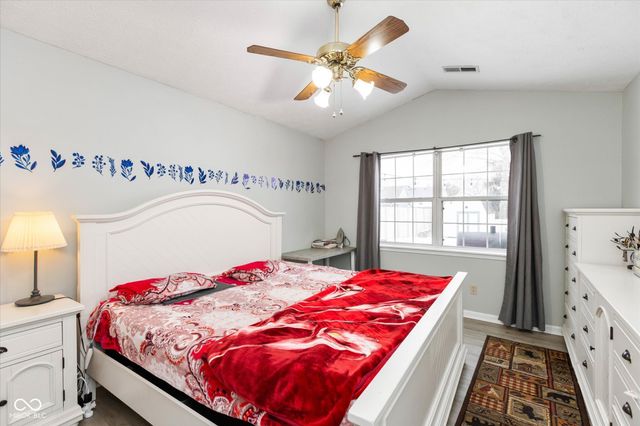 1042 Scarlet Oak Lane, Mooresville, IN 46158