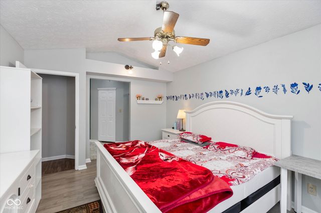 1042 Scarlet Oak Lane, Mooresville, IN 46158