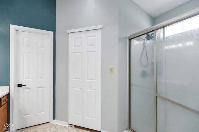 1042 Scarlet Oak Lane, Mooresville, IN 46158