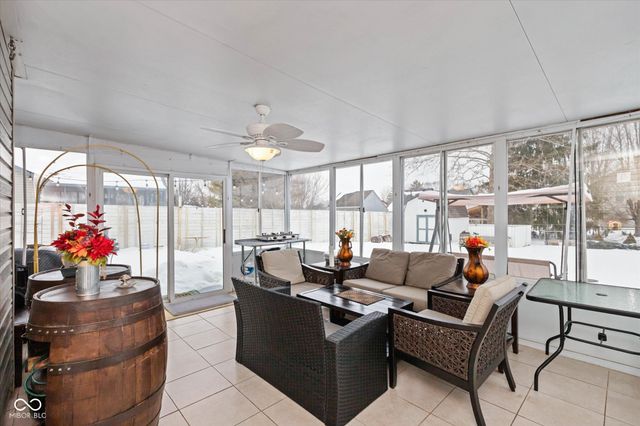 1042 Scarlet Oak Lane, Mooresville, IN 46158