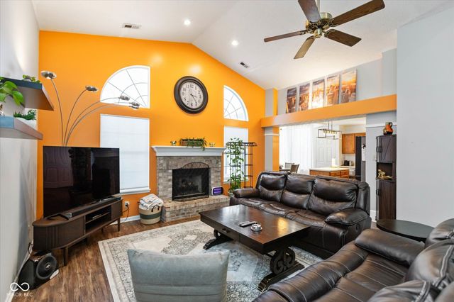 1042 Scarlet Oak Lane, Mooresville, IN 46158