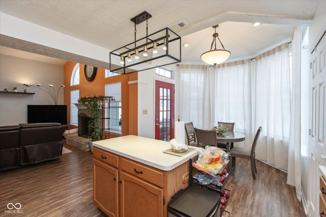 1042 Scarlet Oak Lane, Mooresville, IN 46158