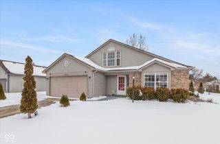 1042 Scarlet Oak Lane, Mooresville, IN 46158