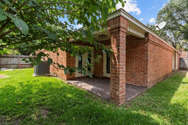 12919 Avenida Vaquero Street, Houston, TX 77077