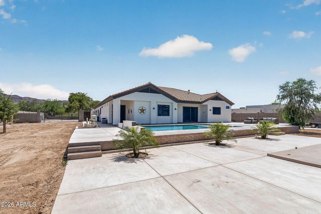 3012 W SOUTH MOUNTAIN Avenue, Laveen, AZ 85339