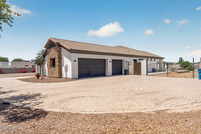 3012 W SOUTH MOUNTAIN Avenue, Laveen, AZ 85339