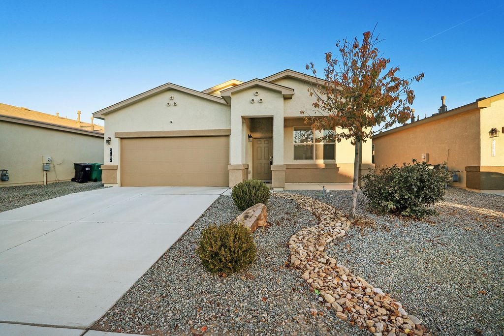 2107 Solitaire Street NE, Rio Rancho, NM 87144