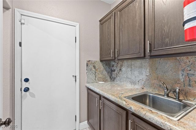 8815 Blake Alan Avenue, Las Vegas, NV 89147