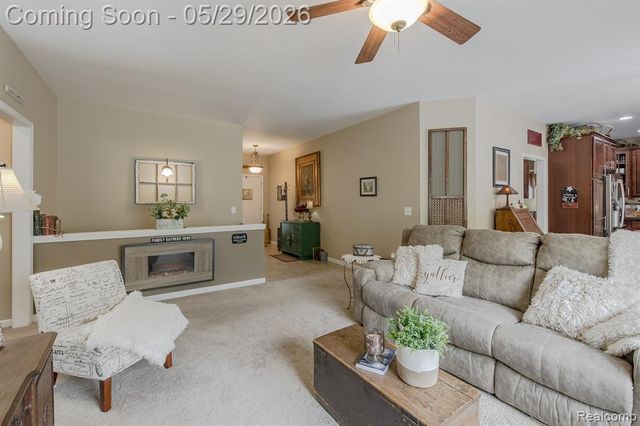 2740 Diane Marie Court, Waterford, MI 48329
