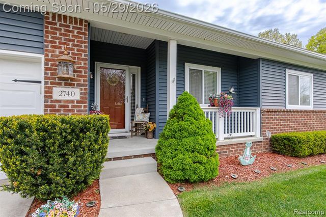 2740 Diane Marie Court, Waterford, MI 48329