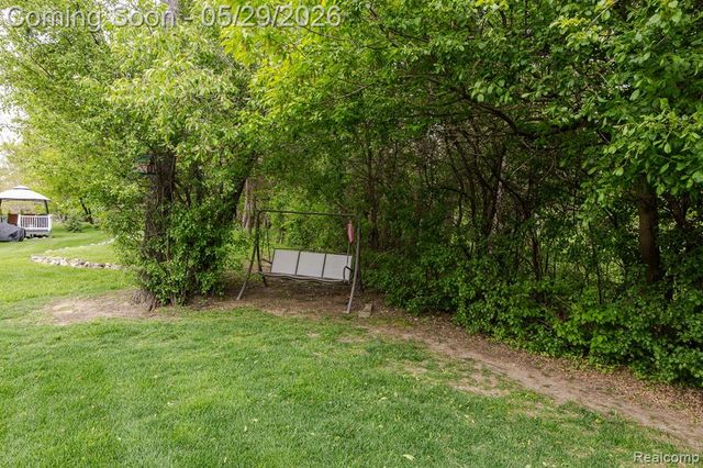 2740 Diane Marie Court, Waterford, MI 48329