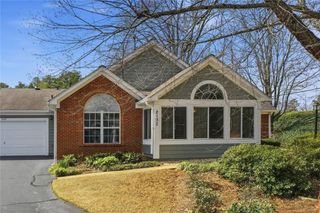 2132 Carefree Circle 10, Marietta, GA 30062
