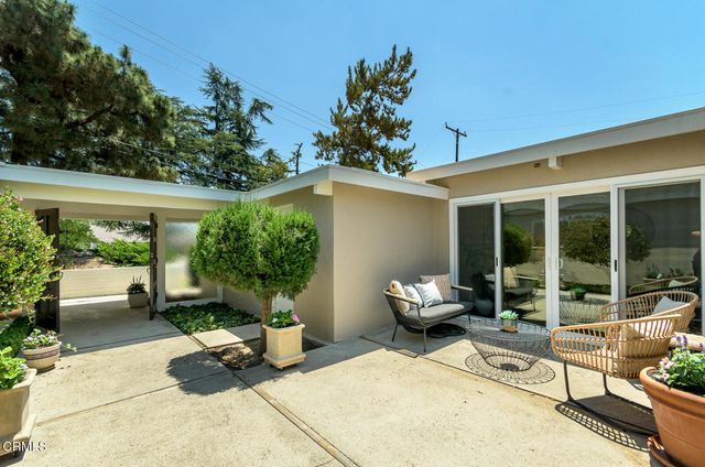 5105 Ocean View Boulevard, La Canada Flintridge, CA 91011
