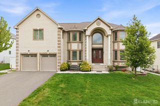 14 Hillsdale Road, Edison, NJ 08820