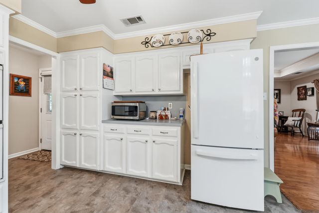 31830 Myers Rd, Denham Springs, LA 70726