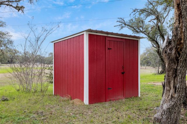 2407 E State Highway 159, Fayetteville, TX 78940