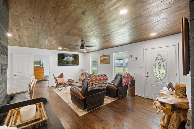 2407 E State Highway 159, Fayetteville, TX 78940