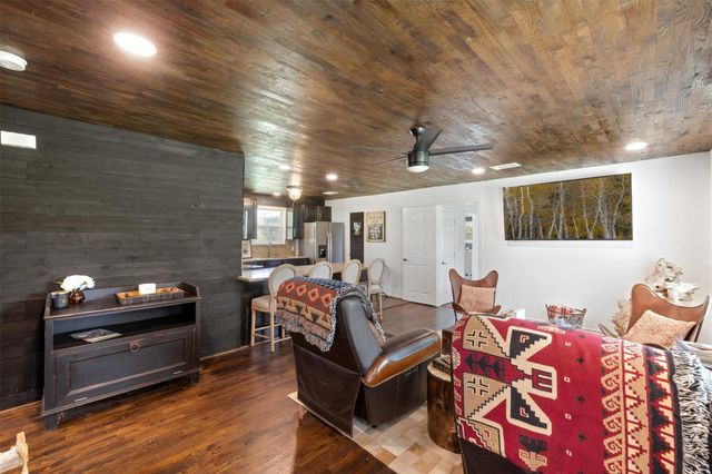 2407 E State Highway 159, Fayetteville, TX 78940