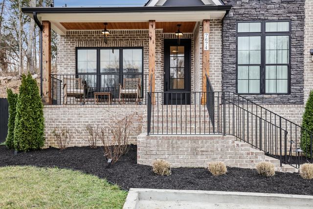 7674 Sawyer Brown Rd, Nashville, TN 37221