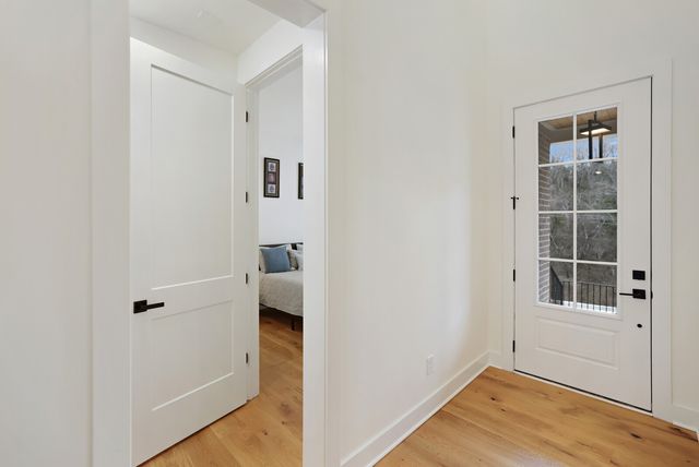 7674 Sawyer Brown Rd, Nashville, TN 37221