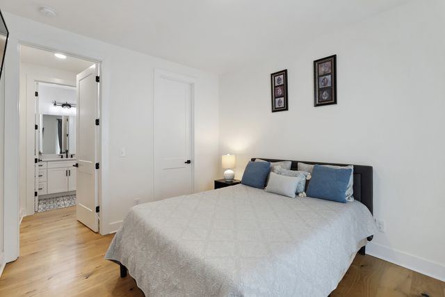 7674 Sawyer Brown Rd, Nashville, TN 37221