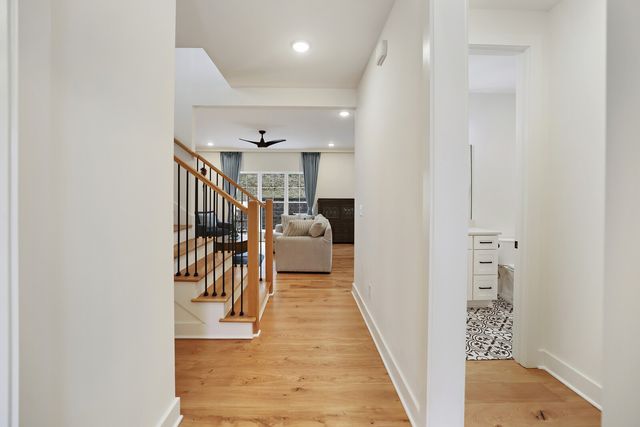 7674 Sawyer Brown Rd, Nashville, TN 37221