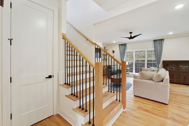 7674 Sawyer Brown Rd, Nashville, TN 37221