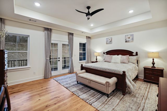 7674 Sawyer Brown Rd, Nashville, TN 37221