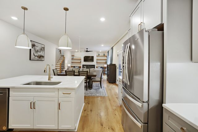 7674 Sawyer Brown Rd, Nashville, TN 37221