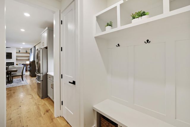 7674 Sawyer Brown Rd, Nashville, TN 37221