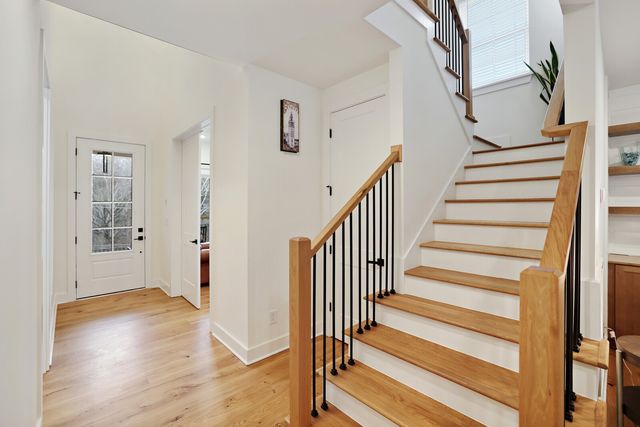 7674 Sawyer Brown Rd, Nashville, TN 37221