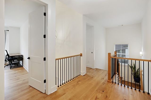 7674 Sawyer Brown Rd, Nashville, TN 37221