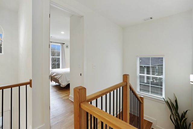 7674 Sawyer Brown Rd, Nashville, TN 37221