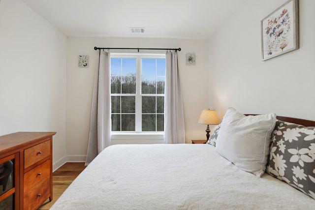 7674 Sawyer Brown Rd, Nashville, TN 37221