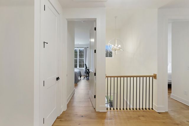 7674 Sawyer Brown Rd, Nashville, TN 37221