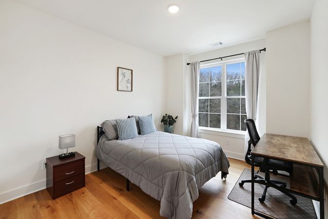 7674 Sawyer Brown Rd, Nashville, TN 37221