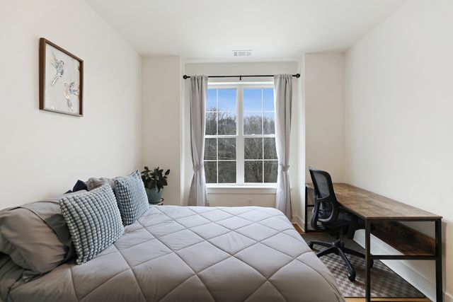 7674 Sawyer Brown Rd, Nashville, TN 37221