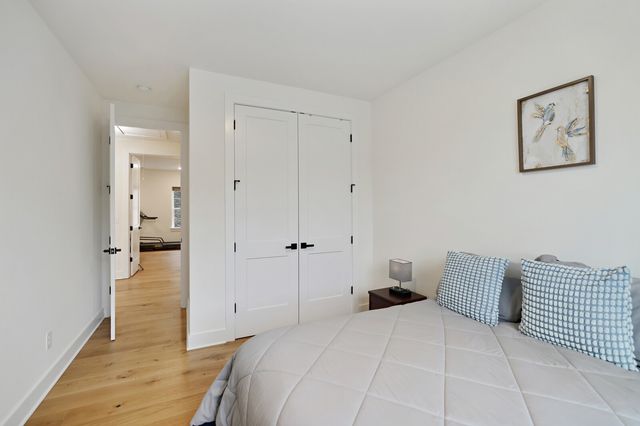 7674 Sawyer Brown Rd, Nashville, TN 37221