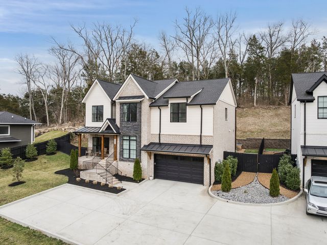 7674 Sawyer Brown Rd, Nashville, TN 37221