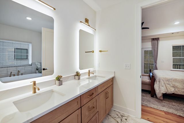 7674 Sawyer Brown Rd, Nashville, TN 37221