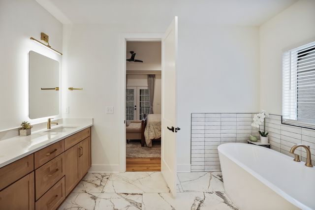 7674 Sawyer Brown Rd, Nashville, TN 37221