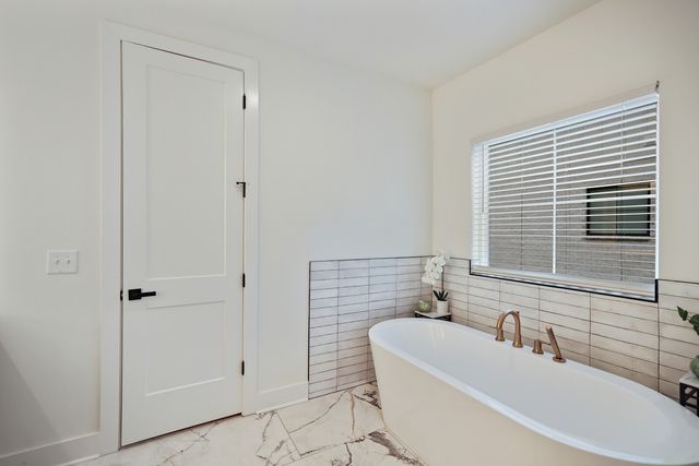 7674 Sawyer Brown Rd, Nashville, TN 37221