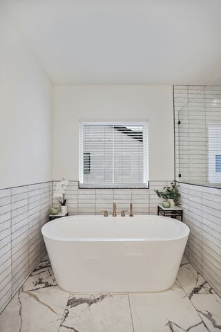 7674 Sawyer Brown Rd, Nashville, TN 37221