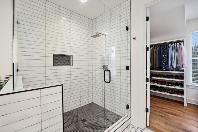 7674 Sawyer Brown Rd, Nashville, TN 37221