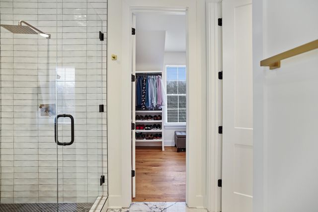 7674 Sawyer Brown Rd, Nashville, TN 37221